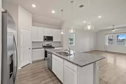 19111 Shoreside Terrace Drive, Manvel, TX 77578 - Photo 12