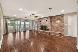 10645 Oak Brook Dr, Houston, TX 77013 - Photo 8