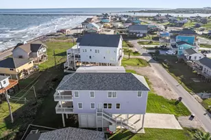 1003 Seashell Dr, Surfside Beach, TX 77541 - Photo 2