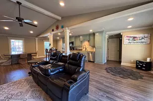 114 Elmwood St, Huntsville, TX 77320 - Photo 8