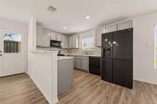 1307 Vincente Ct, Conroe, TX 77301 - Photo 16