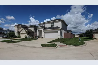 402 Flycatcher Court, Clute, TX 77531 - Photo 4