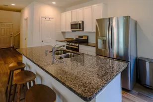 402 Flycatcher Ct, Clute, TX 77531 - Photo 10