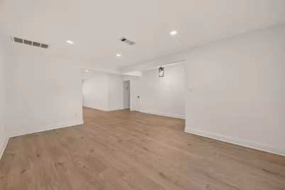 5946 Valkeith Drive, Houston, TX 77096 - Photo 8
