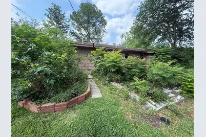 7007 Edgemoor Drive, Houston, TX 77074 - Photo 36
