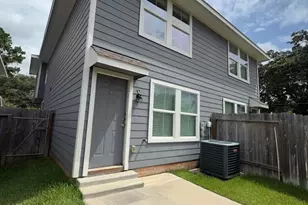 501 Hines St, Willis, TX 77378 - Photo 14