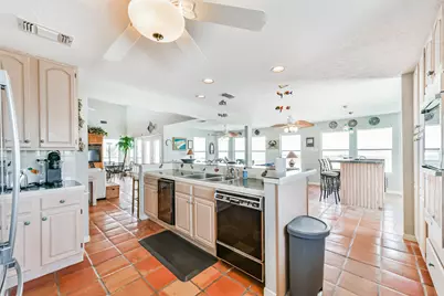 3601 N Tidewater Drive N, Galveston, TX 77554 - Photo 16