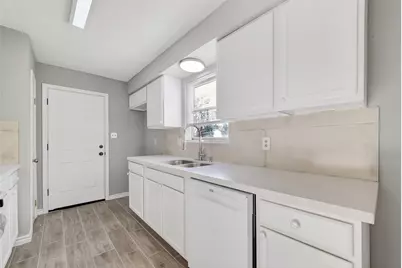 4610 36th Street E, Dickinson, TX 77539 - Photo 20