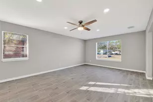 4610 36th St E, Dickinson, TX 77539 - Photo 10