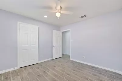 4610 36th Street E, Dickinson, TX 77539 - Photo 24