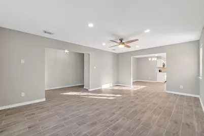 4610 36th Street E, Dickinson, TX 77539 - Photo 8