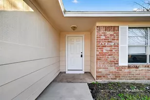 4610 36th St E, Dickinson, TX 77539 - Photo 4