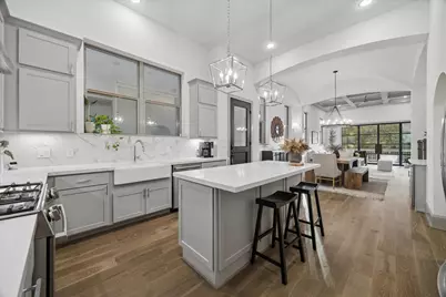 1907 W 25th Street, Houston, TX 77008 - Photo 4