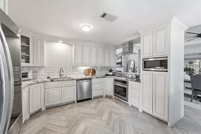 8005 Shagwood Drive, Houston, TX 77049 - Photo 8