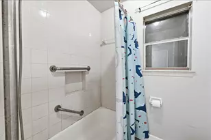 8005 Shagwood Dr, Houston, TX 77049 - Photo 18
