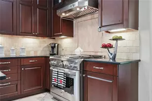 12311 Woodthorpe Ln, Houston, TX 77024 - Photo 10