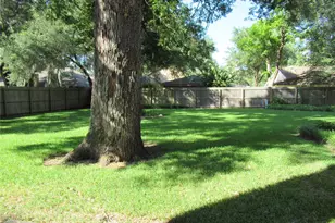 118 Arrow Wood St, Lake Jackson, TX 77566 - Photo 6