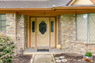 118 Arrow Wood St, Lake Jackson, TX 77566 - Photo 4