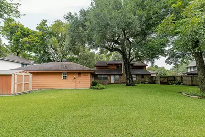 118 Arrowwood Street, Lake Jackson, TX 77566 - Photo 10