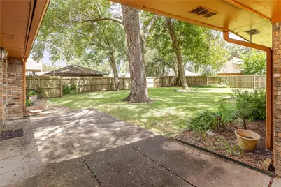 118 Arrowwood Street, Lake Jackson, TX 77566 - Photo 10