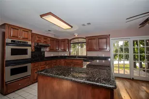 1630 Greenbriar Dr, Huntsville, TX 77340 - Photo 14