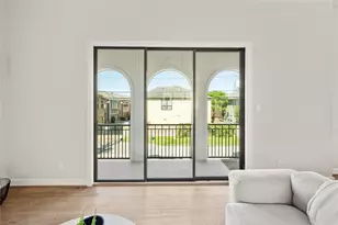 5232 Schuler St, Houston, TX 77007 - Photo 8
