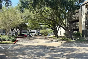 3025 Walnut Bend Ln, Houston, TX 77042 - Photo 18