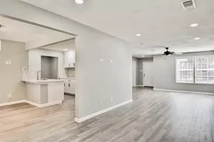 7906 Hammerly Blvd, Houston, TX 77055 - Photo 8