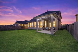 10267 Bayou Oaks Dr, Conroe, TX 77385 - Photo 2