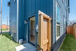 2318 Mills St, Houston, TX 77026 - Photo 46