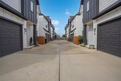 303 Blueberry Street #B, Houston, TX 77018 - Photo 34