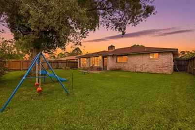 16910 David Glen Drive, Friendswood, TX 77546 - Photo 14