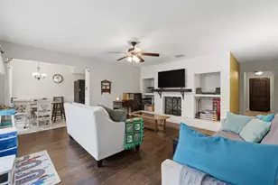 16910 David Glen Dr, Friendswood, TX 77546 - Photo 2