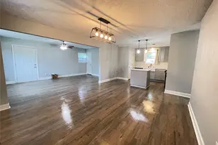 808 Dumas Dr, Bryan, TX 77803 - Photo 2