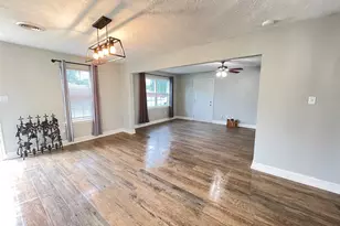 808 Dumas Dr, Bryan, TX 77803 - Photo 4