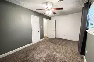 808 Dumas Dr, Bryan, TX 77803 - Photo 8
