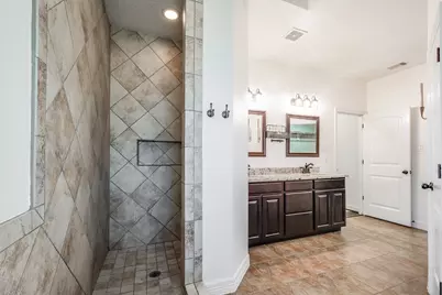 14063 Belmont Circle, Mont Belvieu, TX 77523 - Photo 28
