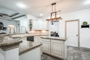 14063 Belmont Cir, Baytown, TX 77523 - Photo 16