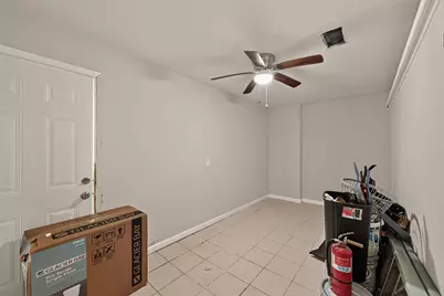 5207 Bent Bough Lane, Houston, TX 77088 - Photo 32