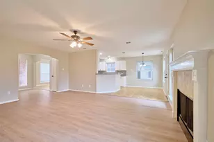 4801 E Columbary Dr, Rosenberg, TX 77471 - Photo 12