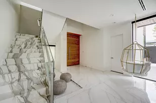 4028 Chatham Ln, Houston, TX 77027 - Photo 2