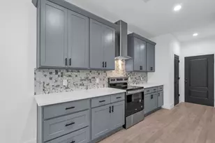 8136 Chateau St, Houston, TX 77028 - Photo 10