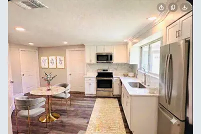 1607 W Houston Dr, La Marque, TX 77568 - Photo 10