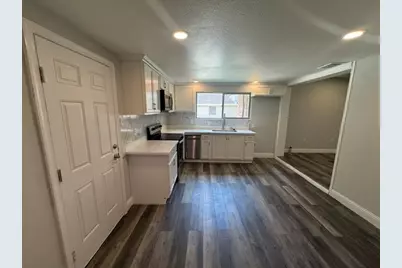 1607 W Houston Dr, La Marque, TX 77568 - Photo 12
