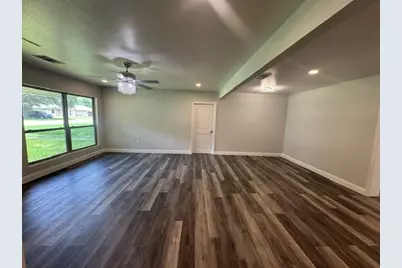 1607 W Houston Dr, La Marque, TX 77568 - Photo 6