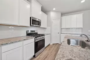 2107 Spring Hollow Dr, Baytown, TX 77521 - Photo 14