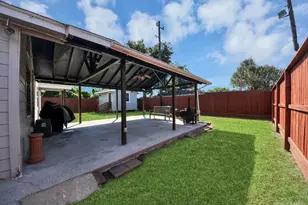 602 Fostoria Ln, Houston, TX 77076 - Photo 36