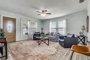 131 Milton St, Lewisville, TX 75057 - Photo 4