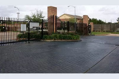 2023 Gentryside Drive #103, Houston, TX 77077 - Photo 1