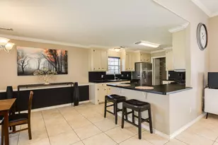 155 Silverbell Cir, Lake Jackson, TX 77566 - Photo 8